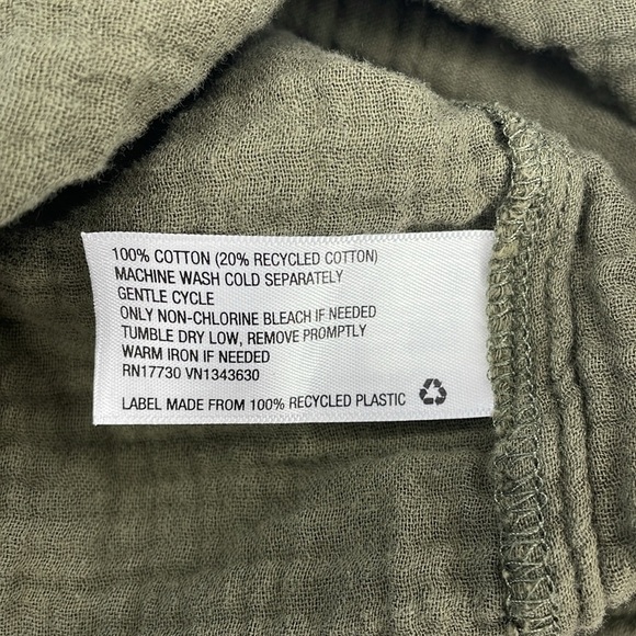 Universal Threads Olive Green Top Women’s Size S - Picture 5 of 5